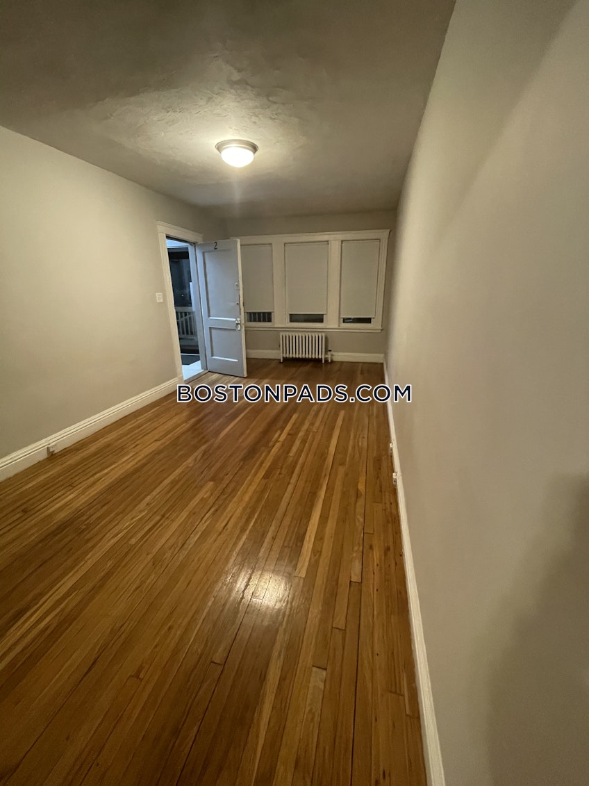 Boston - $2,095 /month