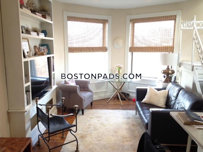 Boston - $3,885 /mo