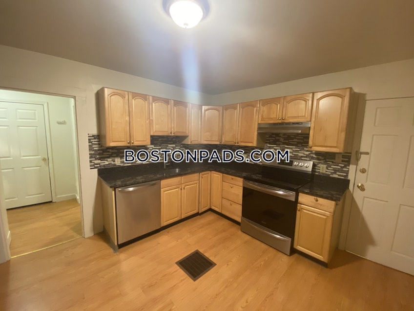 Boston - $4,600 /month