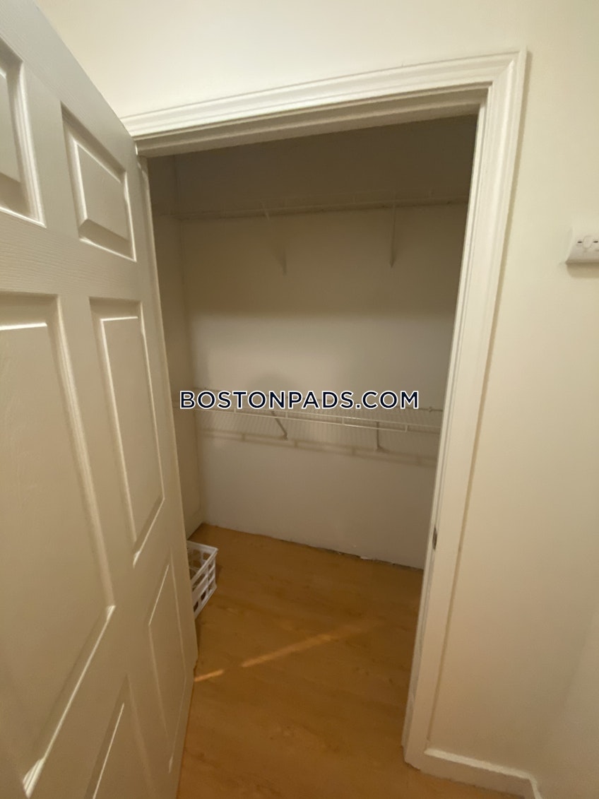 Boston - $4,600 /month