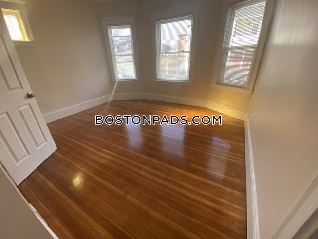 Boston - $3,400 /mo