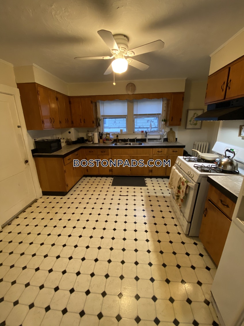 Boston - $3,495 /month