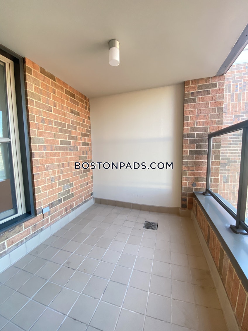 Boston - $4,750 /month