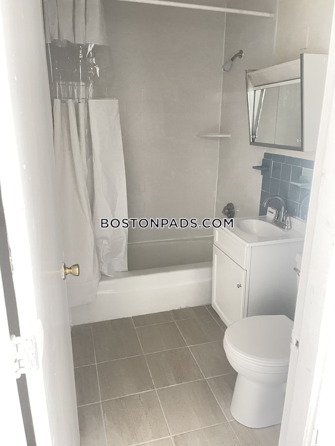 Boston - $1,700 /mo