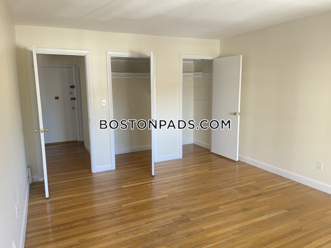 Boston - $1,700 /mo