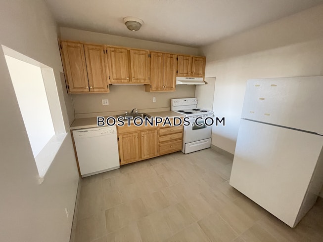 Boston - $1,700 /mo