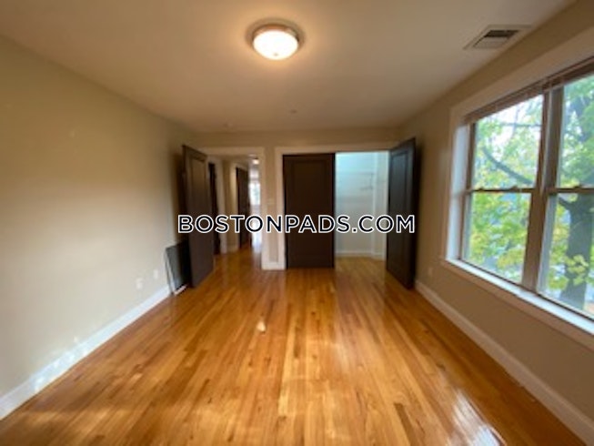 Boston - $2,600 /mo