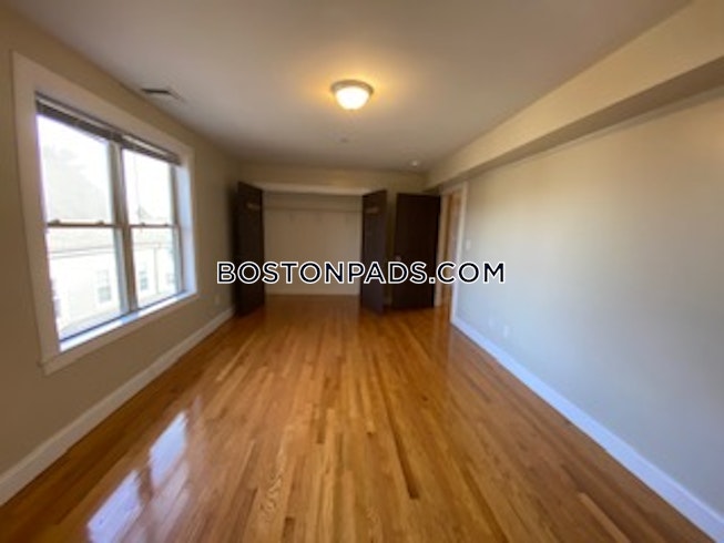 Boston - $2,600 /mo