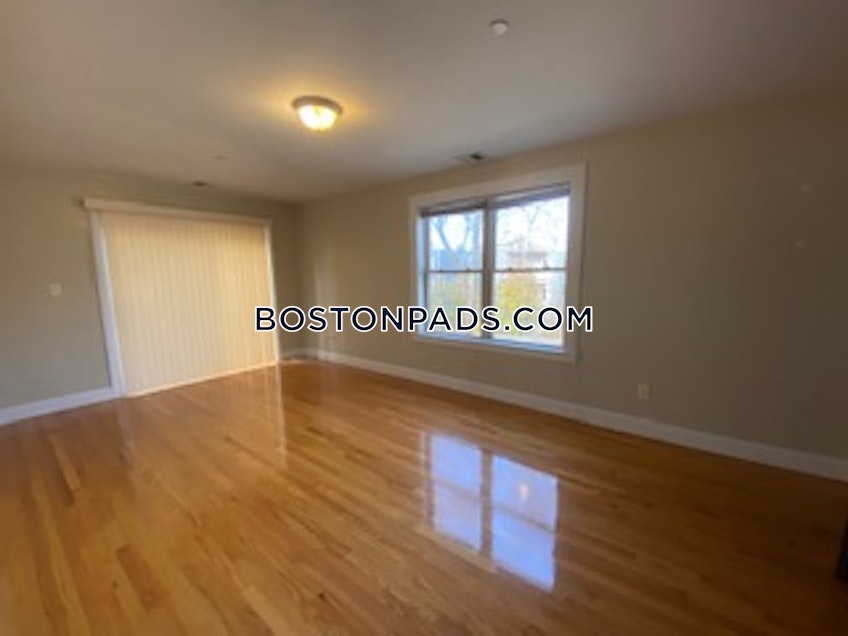 Boston - $2,600 /month