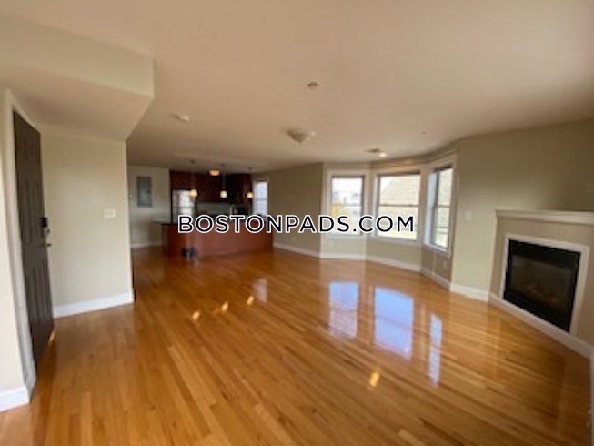 Boston - $2,600 /mo