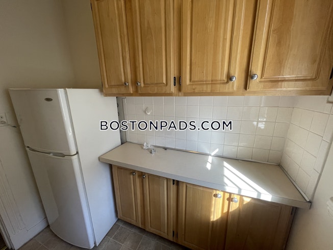 Brookline - $2,100 /mo