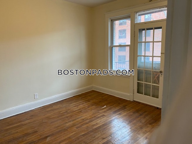 Boston - $2,750 /mo