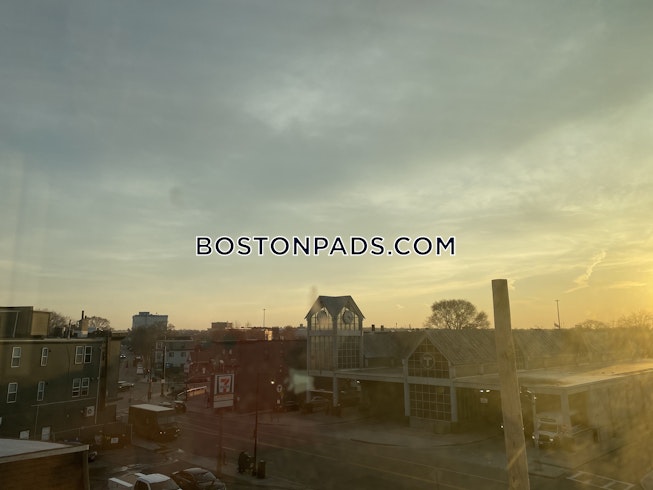 Boston - $2,395 /mo