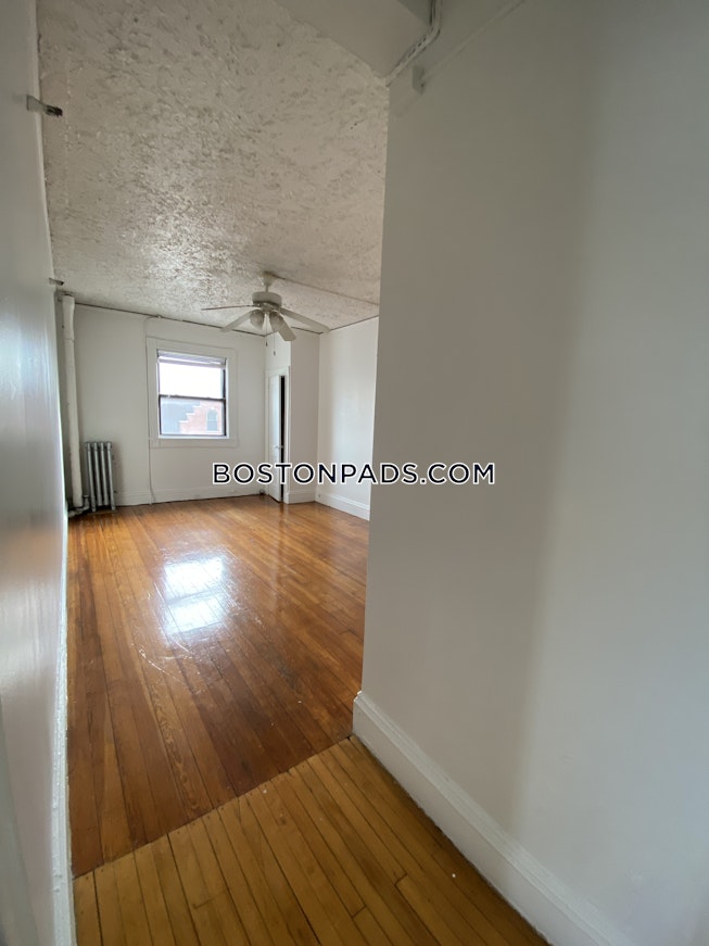 Boston - $3,950 /mo