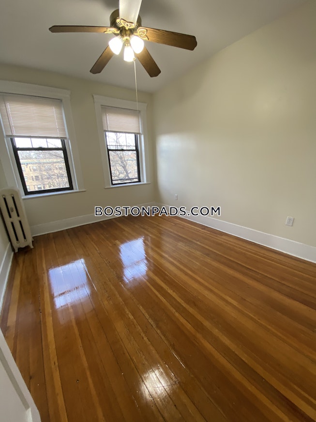 Boston - $3,100 /mo