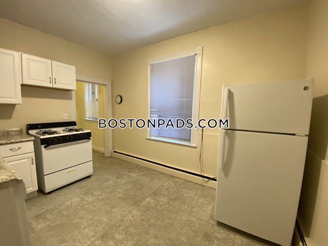 Boston - $2,400 /mo