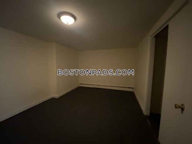 Boston - $2,400 /mo