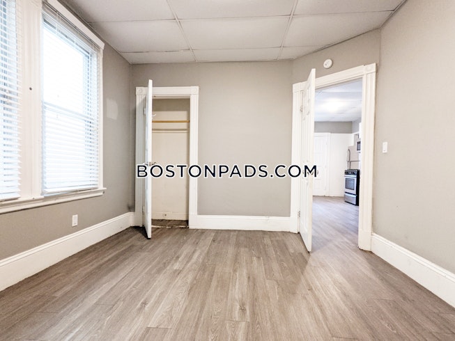 Boston - $2,300 /mo