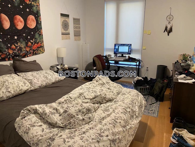 Boston - $4,900 /mo