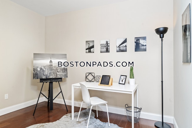 Boston - $3,575 /mo