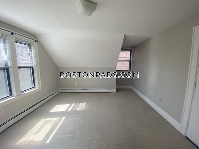 Brookline - $3,000 /mo