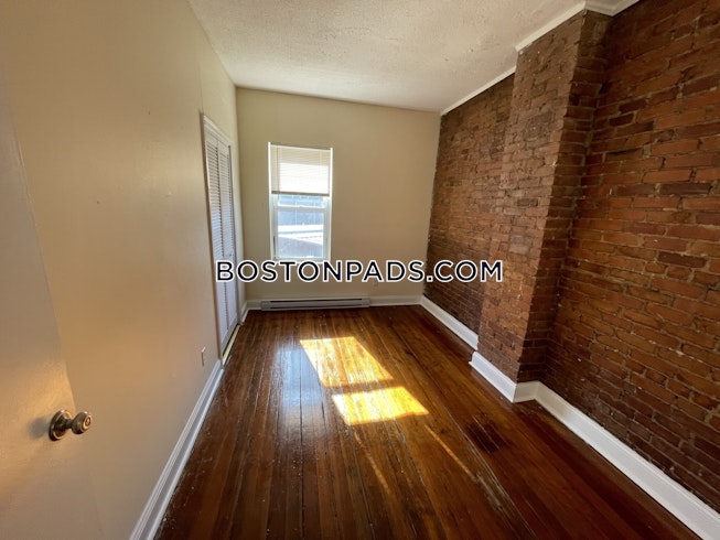 Boston - $2,995 /mo