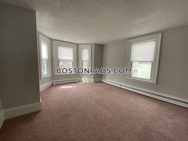 Boston - $2,600 /mo