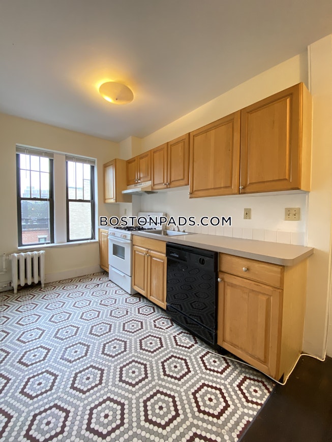 Boston - $5,795 /mo