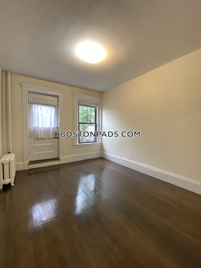 Boston - $5,795 /mo