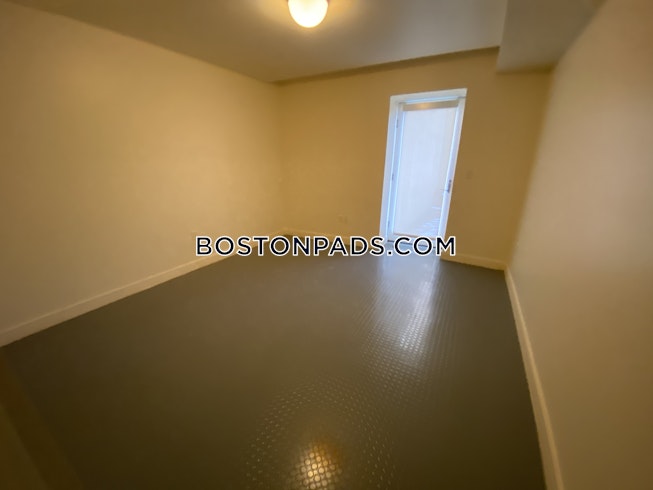 Boston - $2,300 /mo