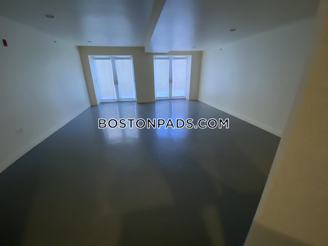 Boston - $2,300 /mo