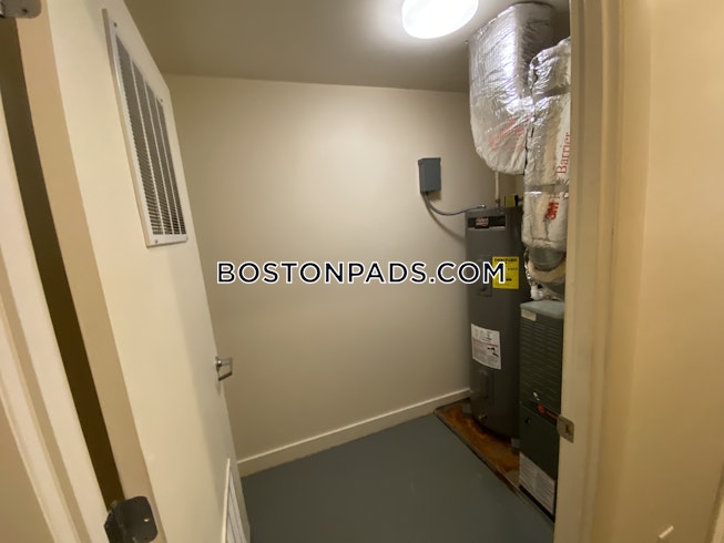 Boston - $2,300 /mo