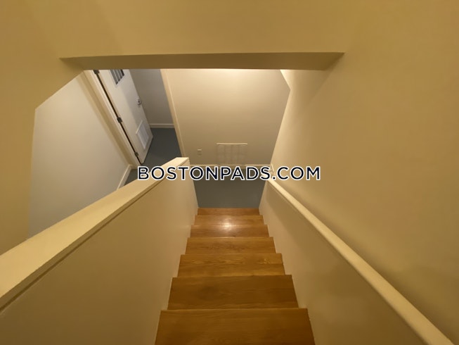 Boston - $2,300 /mo