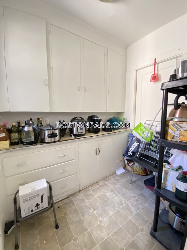 Boston - $3,800 /mo