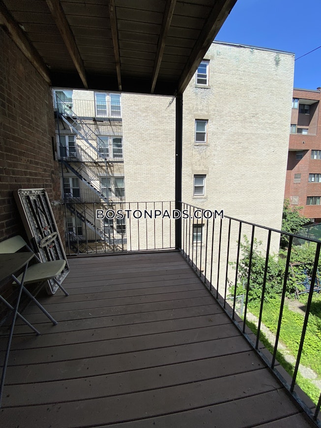 Boston - $3,800 /mo