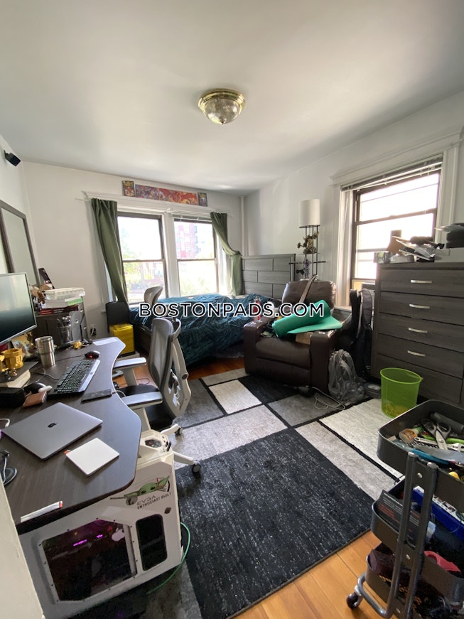 Boston - $3,800 /mo