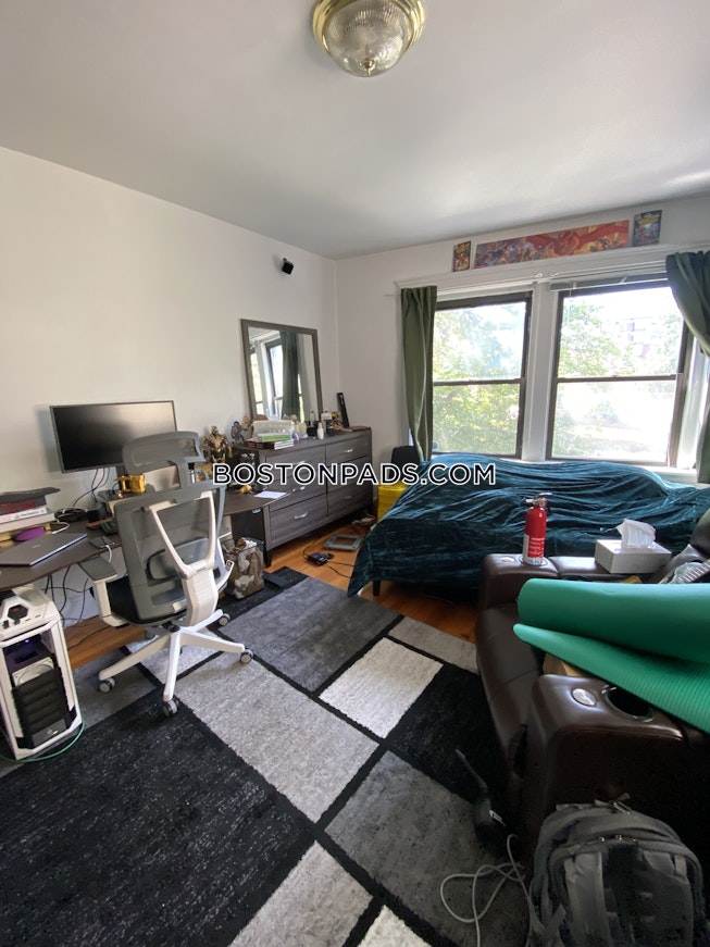 Boston - $3,800 /mo