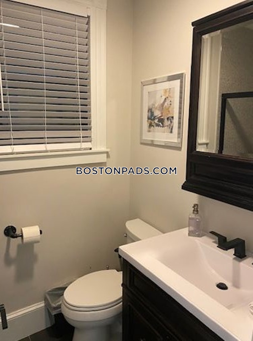 Boston - $6,400 /month