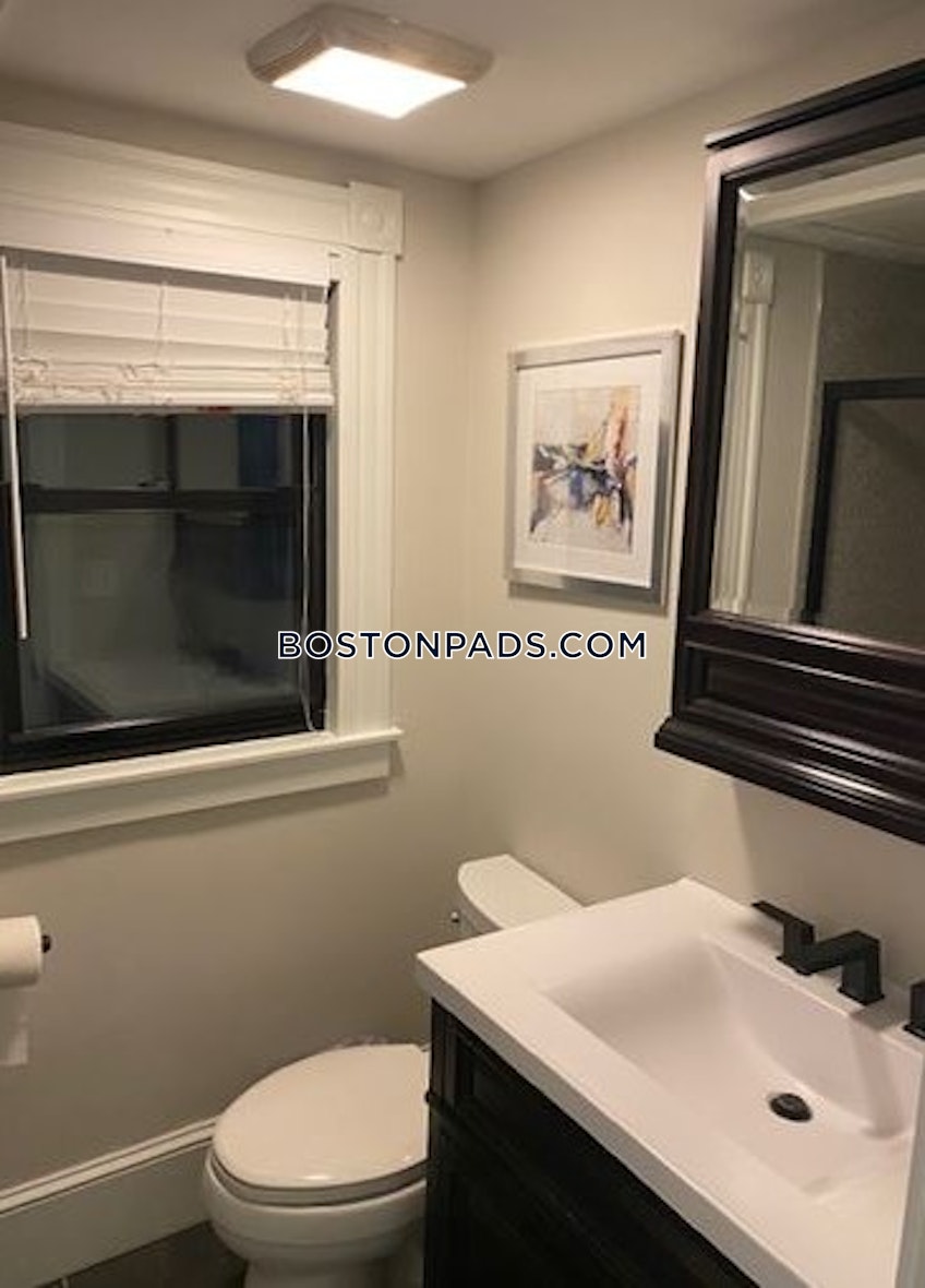 Boston - $6,400 /month