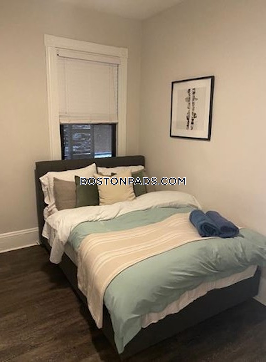 Boston - $6,400 /month