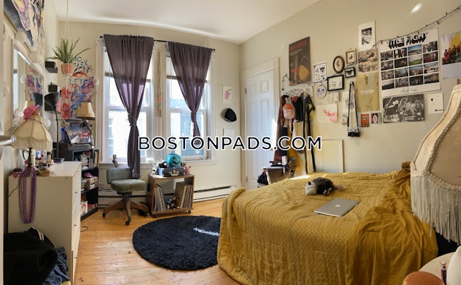 Boston - $2,800 /mo