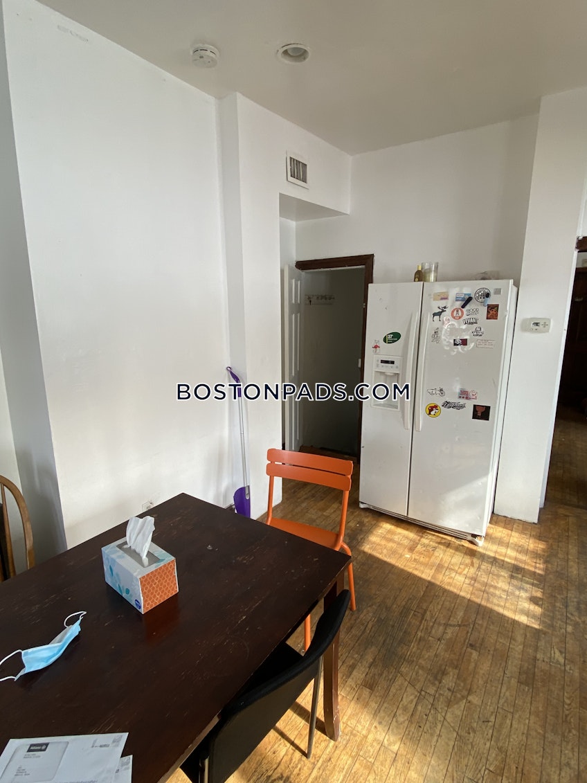 Boston - $4,900 /month