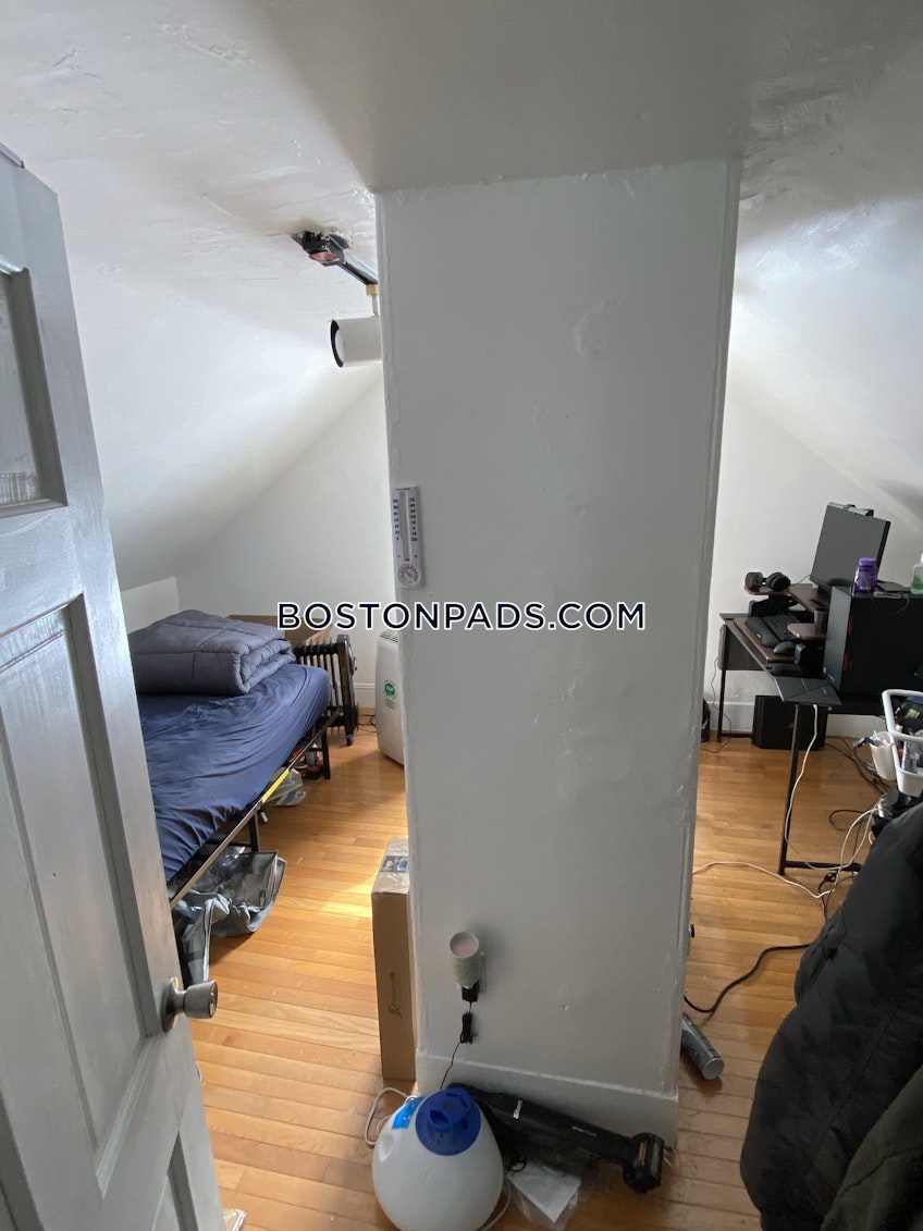 Boston - $4,900 /month