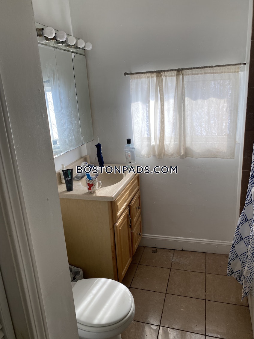 Boston - $4,900 /month