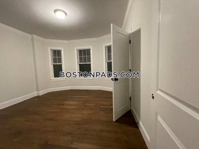 Boston - $3,950 /month