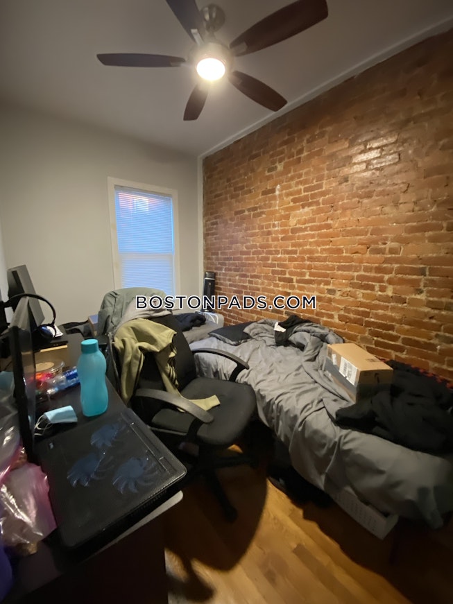 Boston - $3,260 /mo