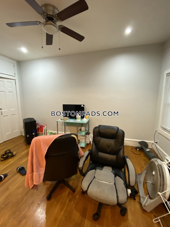 Boston - $3,260 /mo