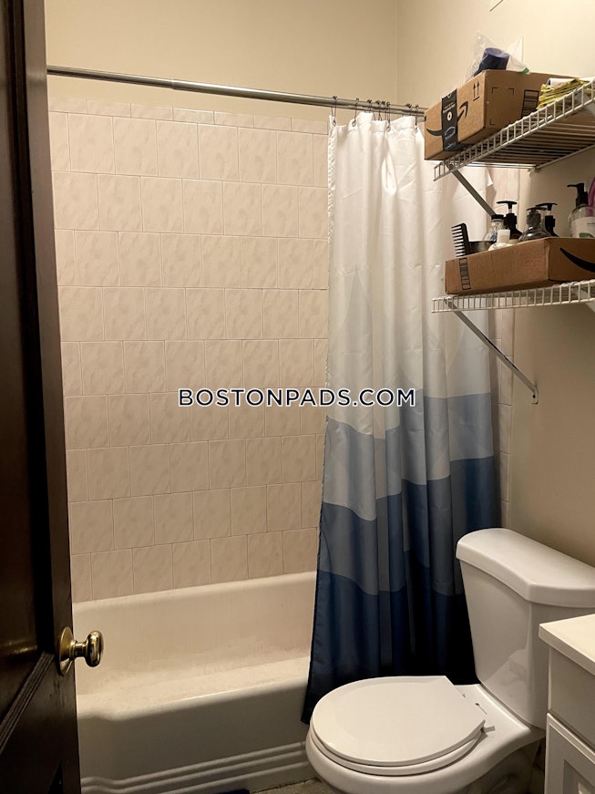 Boston - $2,450 /mo