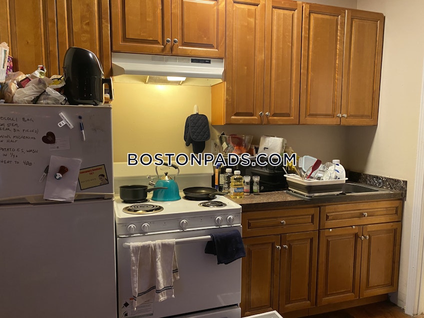 Boston - $2,345 /month