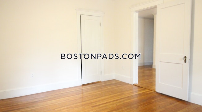 Boston - $2,700 /mo